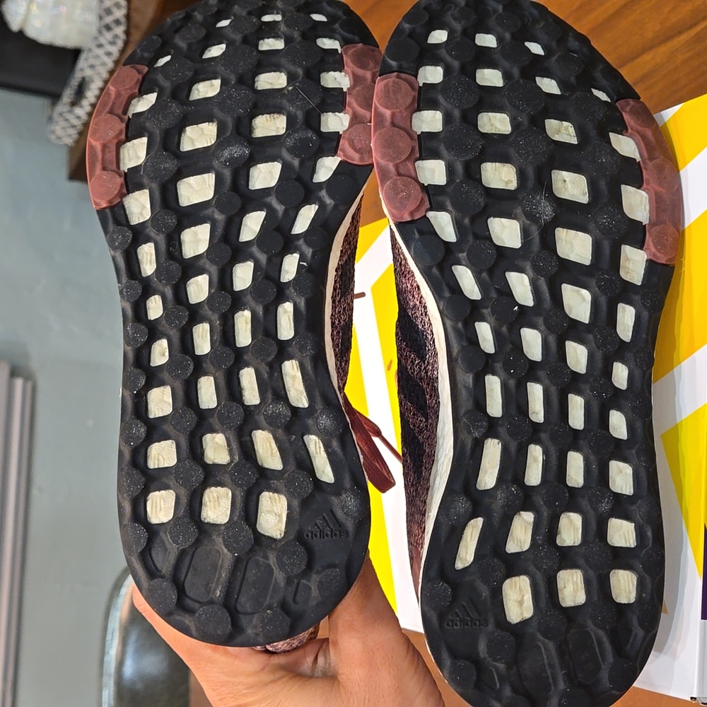 Adidas PureBoost - Picture 3 of 5